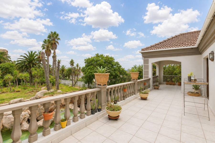 6 Bedroom Property for Sale in Sunset Beach Western Cape